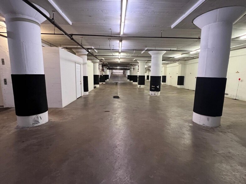 More Photos Of 1108 3rd Ave, Huntington Office For Sale