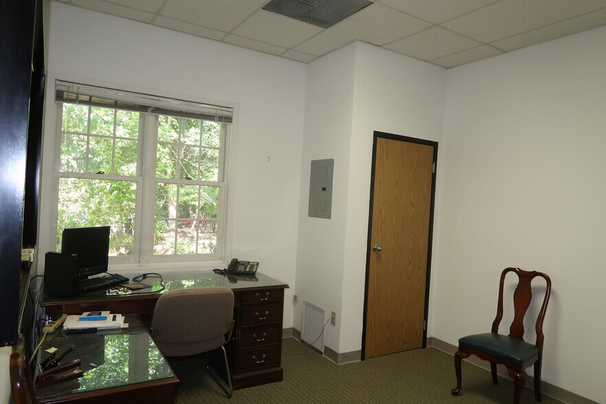 More Photos Of 502 Hamburg Tpke, Wayne Office For Sale