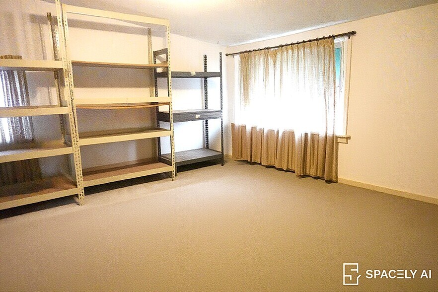 More Photos Of 18 S Third Street, Waterville Office For Sale