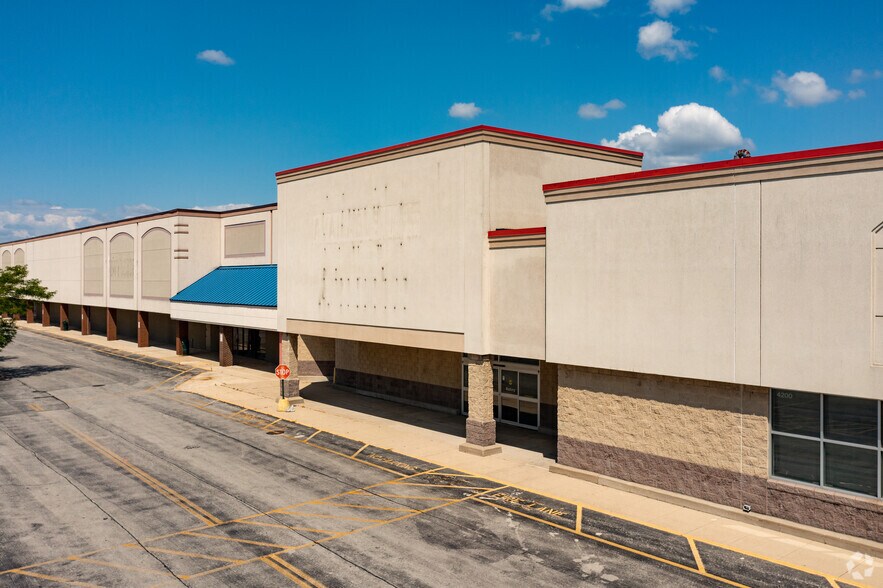 More Photos Of 4200-4400 Lincoln Hwy, Matteson Unknown For Lease