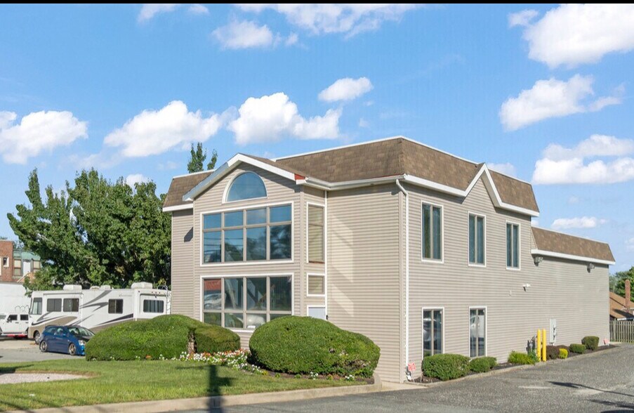 More Photos Of 410 S Main St, Pleasantville Office For Sale