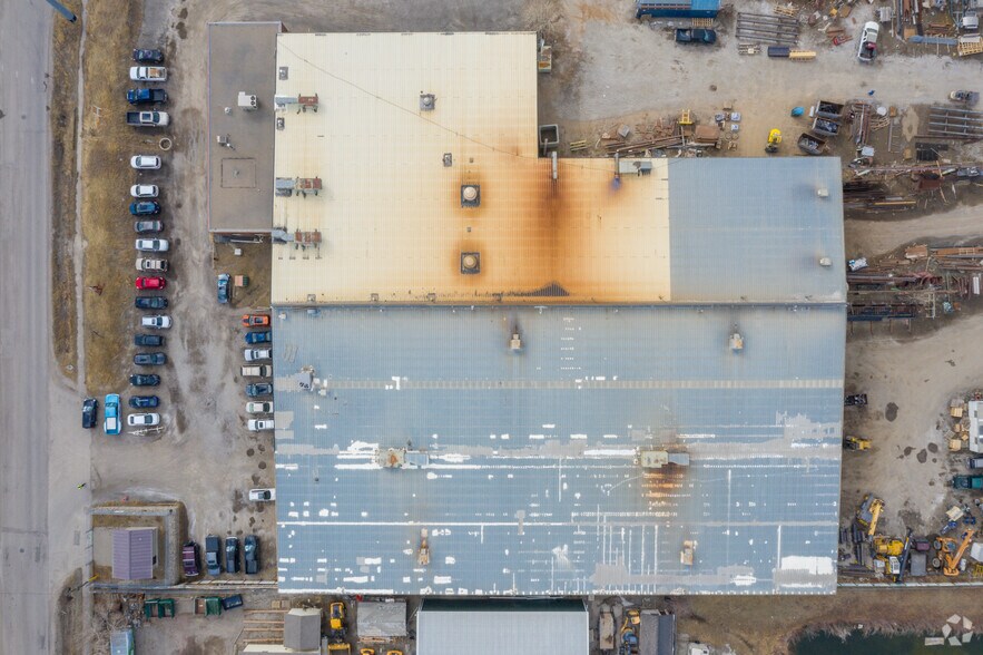 More Photos Of 9815 48th St SE, Calgary Manufacturing For Lease