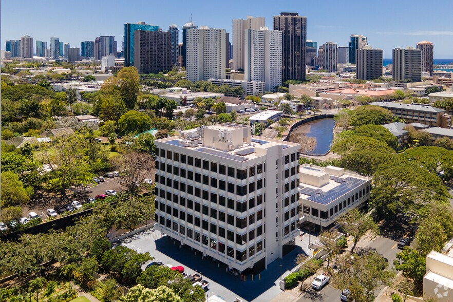 More Photos Of 200 N Vineyard Blvd, Honolulu Office For Lease