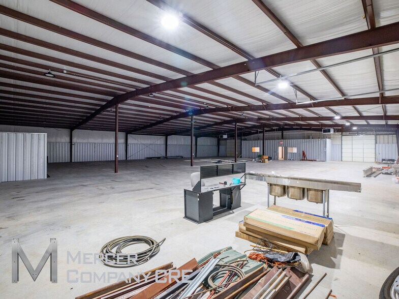 More Photos Of 6600 S I 35 Service Rd, Oklahoma City Flex For Lease