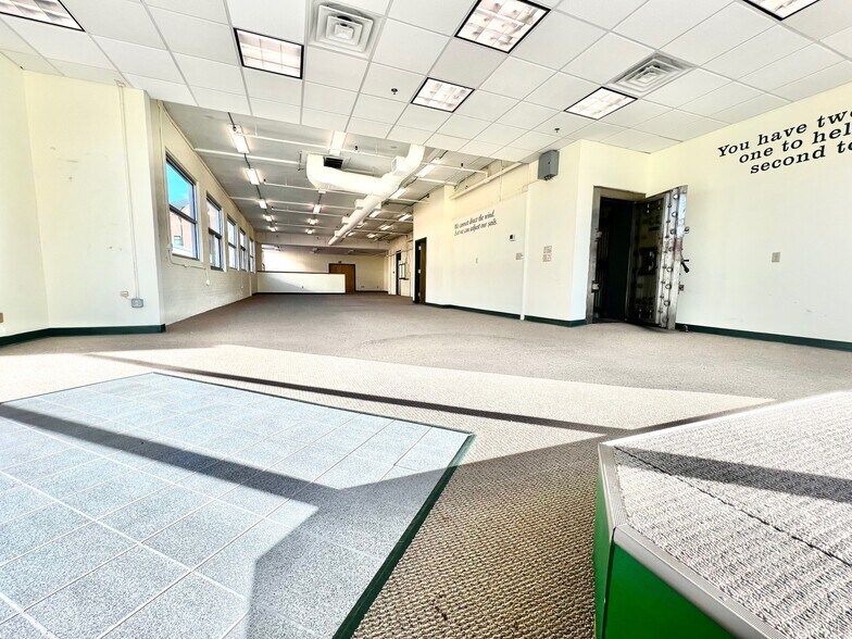 More Photos Of 222 Main St, Nashua Restaurant For Lease