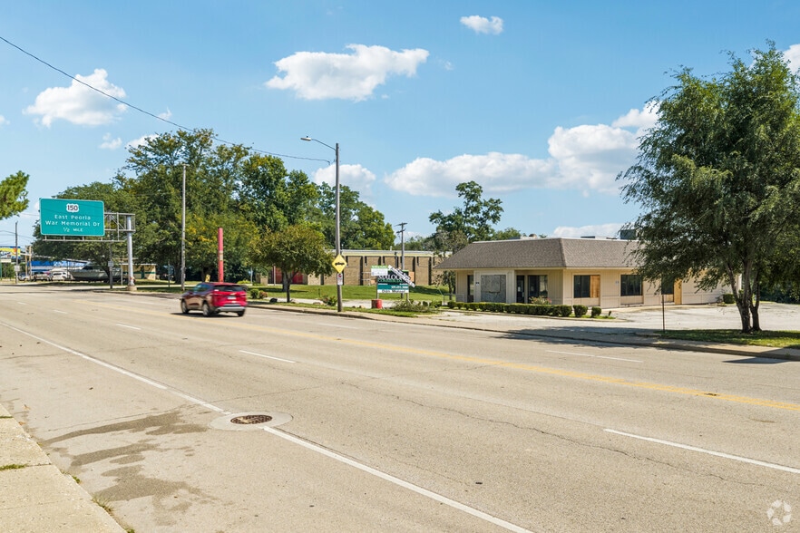 More Photos Of 2920 NE Adams St, Peoria Freestanding For Sale