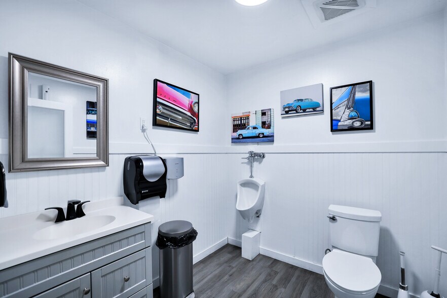 More Photos Of 802 S Shore Diamond Lake Rd, Newport Restaurant For Sale