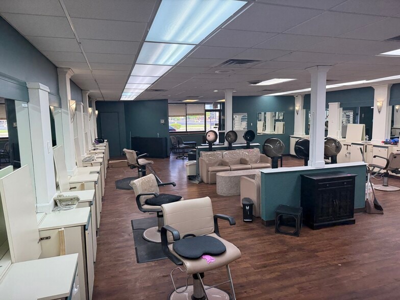 More Photos Of 5838-5868 Bigger Rd, Dayton Freestanding For Lease