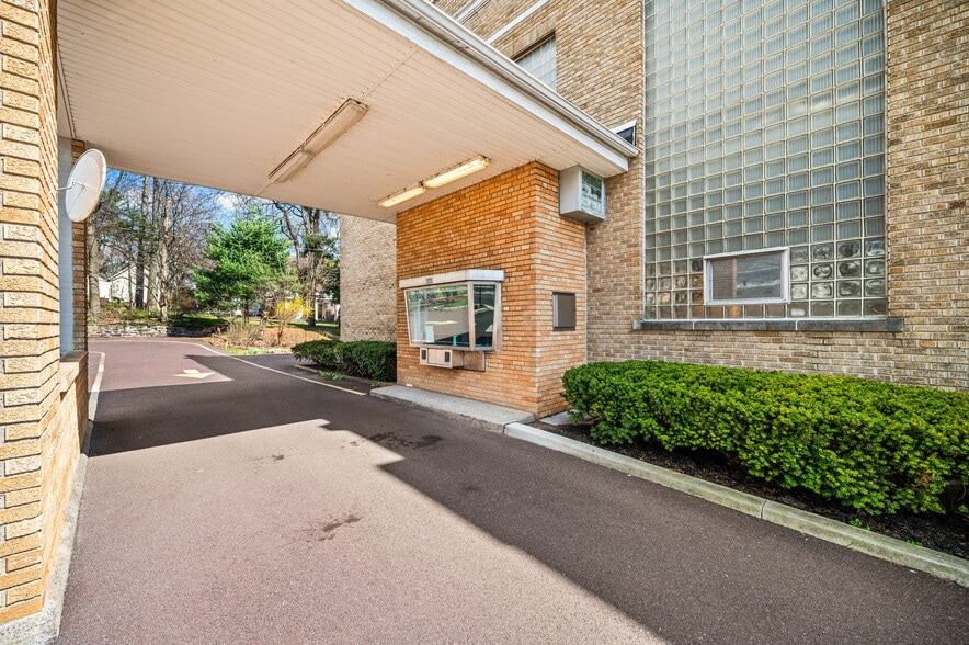 More Photos Of 209 N Main St, Sellersville Bank For Lease