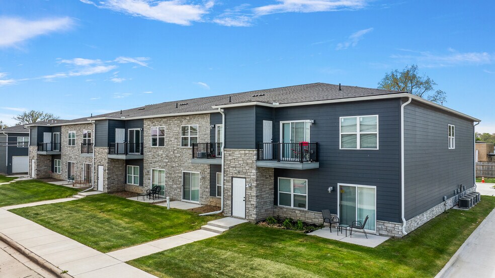 More Photos Of 1241-1251 E Woodward Heights Blvd, Hazel Park Apartments For Sale