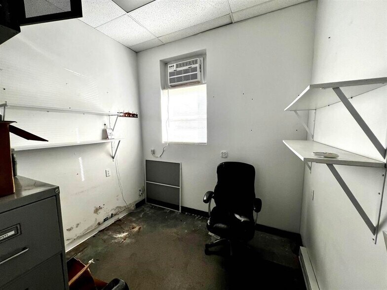 More Photos Of 1720 12th St, Monroe Distribution For Lease