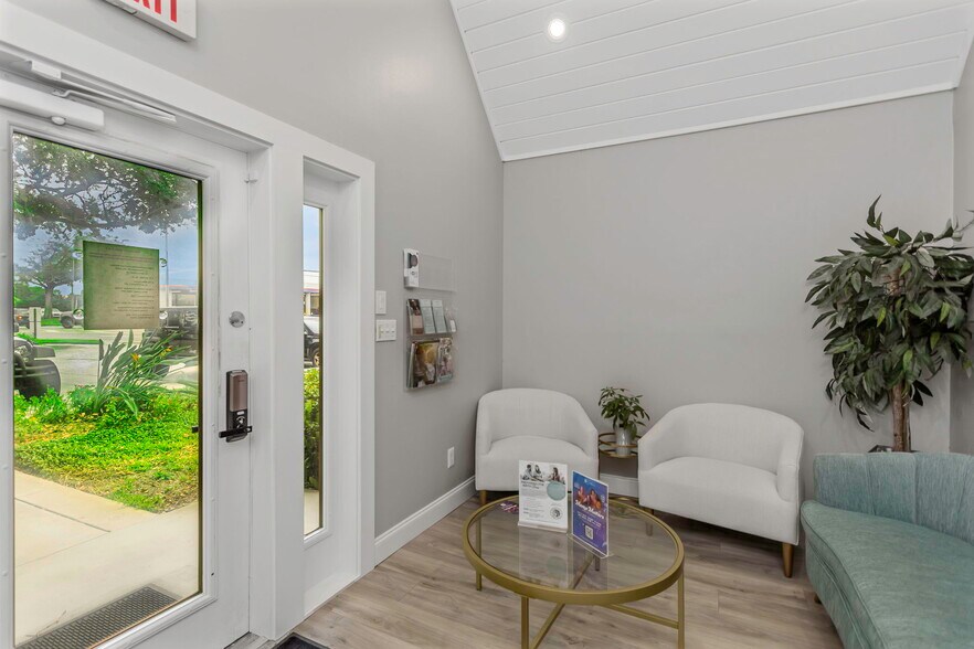 More Photos Of 1022 Main St, Dunedin Medical For Sale