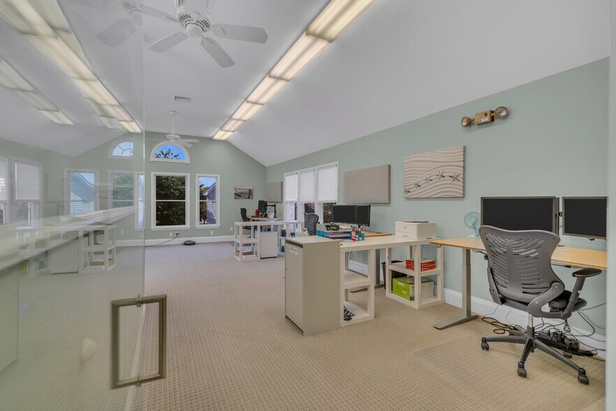 More Photos Of 1705 Bay Ave, Point Pleasant Office For Lease