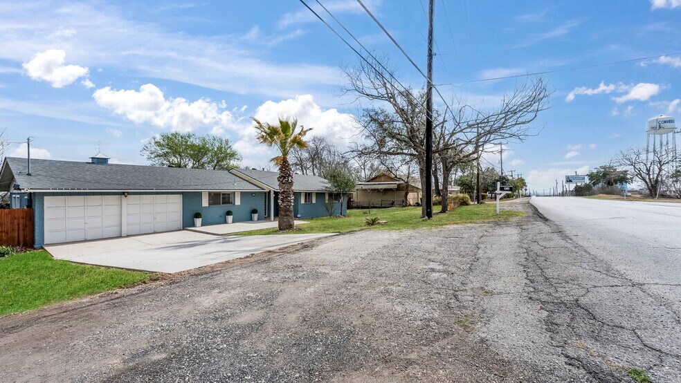 More Photos Of 916 Toepperwein Rd, Converse Loft Creative Space For Lease