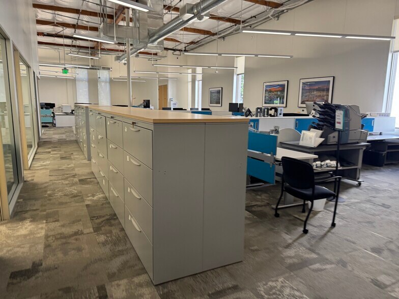 More Photos Of 185 N Wolfe Rd, Sunnyvale Research And Development For Lease