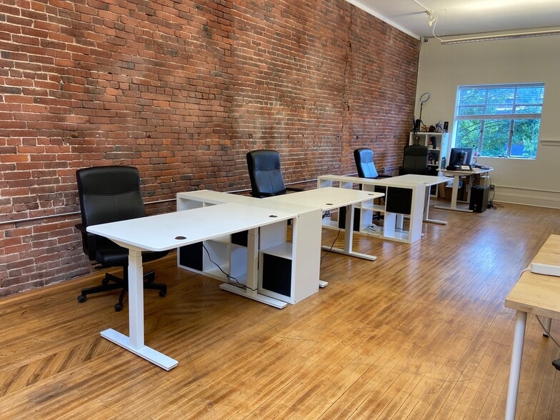 More Photos Of 216-222 Commercial St NE, Salem Storefront Retail Office For Sale