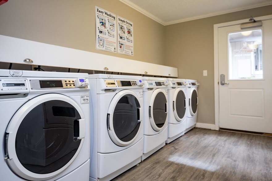 Primary Photo Of 8130 SE Mill St, Portland Apartments For Sale