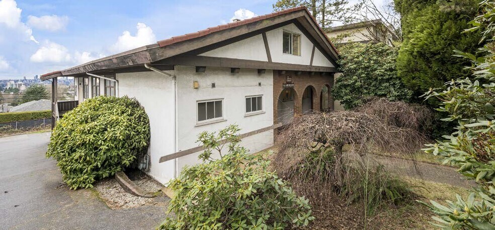 More Photos Of 5050 Hastings St, Burnaby Religious Facility For Sale