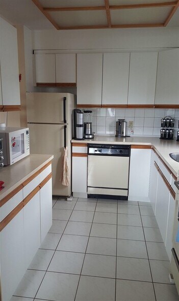 More Photos Of 6832 Arcola St, Burnaby Apartments For Sale