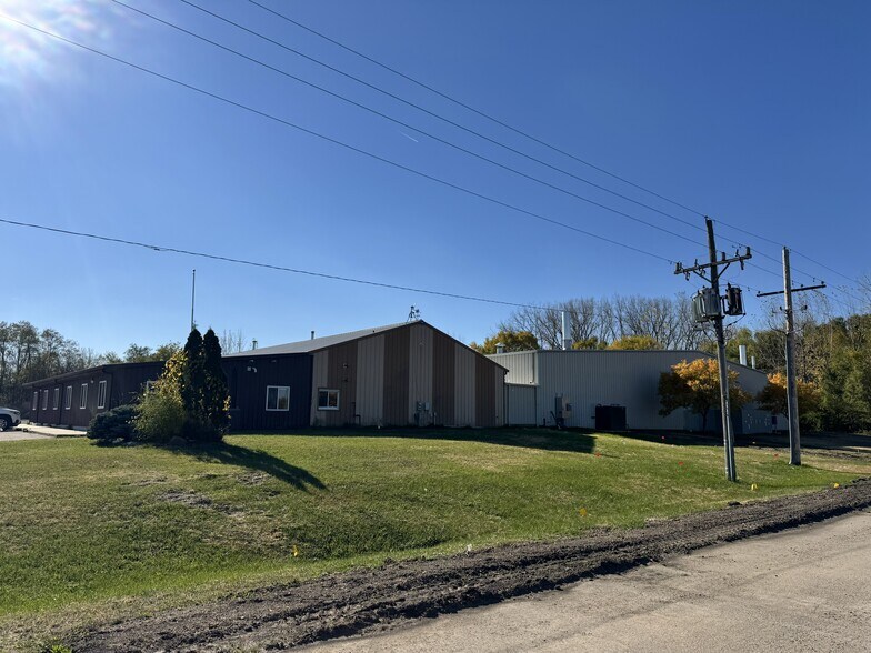 More Photos Of 1604 Regan Rd, Rock Falls Warehouse For Sale