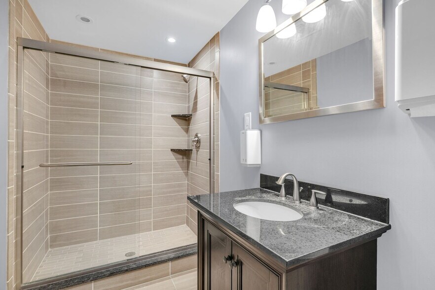 More Photos Of 10455-10499 N College Ave, Carmel Office For Sale