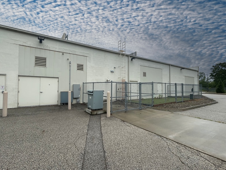 More Photos Of 14000 Keystone Pky, Brook Park Medical For Lease