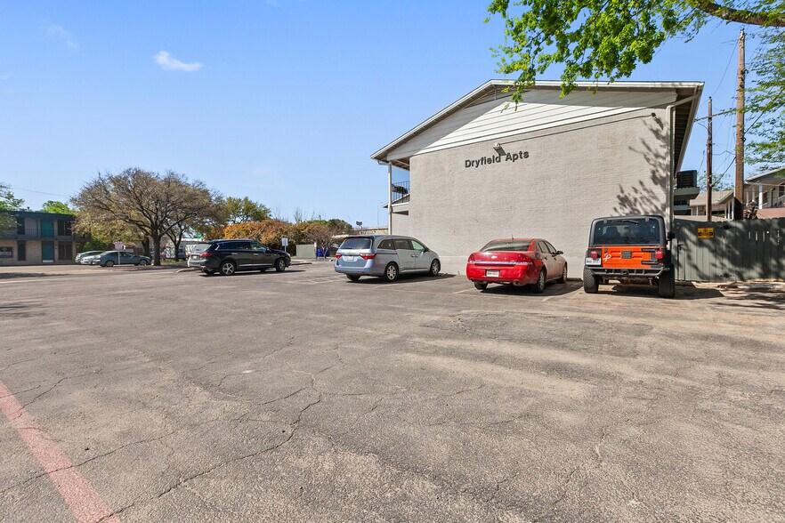 More Photos Of 8502 Dryfield Dr, Austin Apartments For Sale