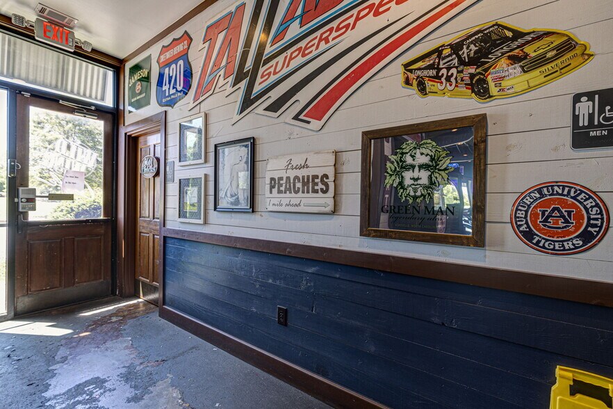 More Photos Of 3040 Capps Way, Opelika Restaurant For Sale