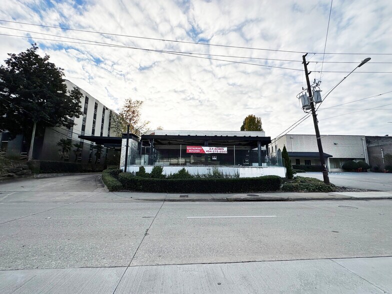 More Photos Of 3102 Piedmont Rd NE, Atlanta Restaurant For Lease