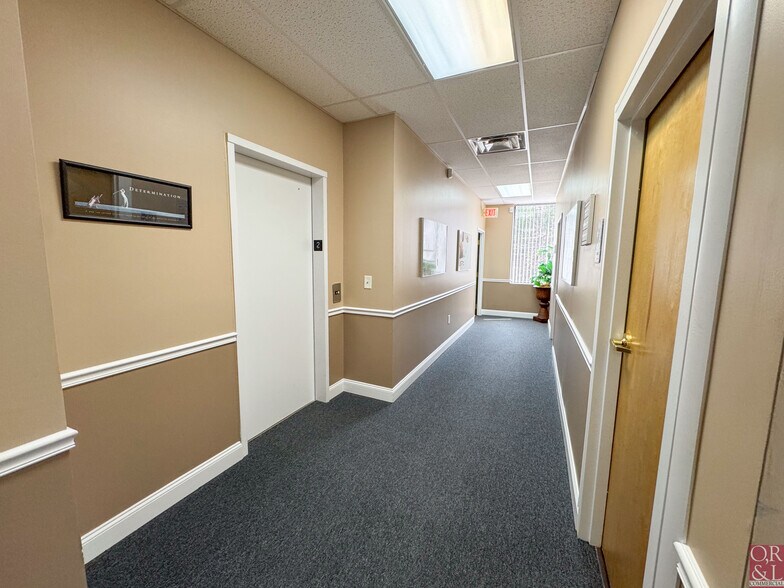 More Photos Of 72 Queen St, Southington Office For Lease