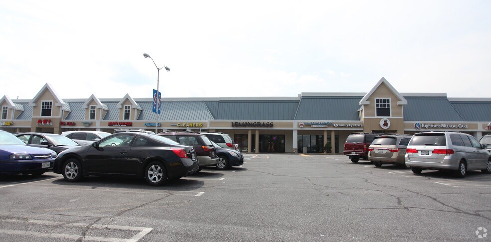 More Photos Of 2203-2211 Defense Hwy, Crofton Unknown For Lease