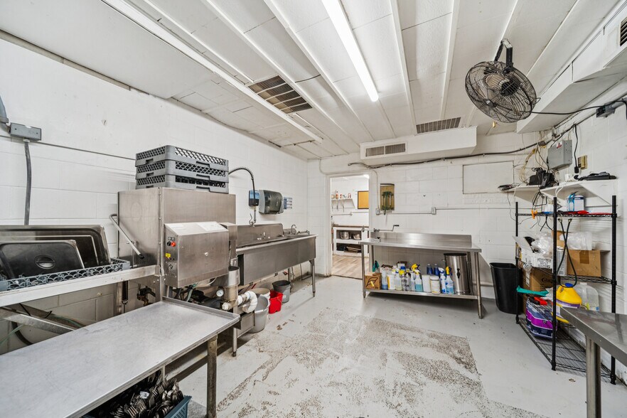 More Photos Of 29301 Hwy 82 Hwy, Park Hill Restaurant For Sale