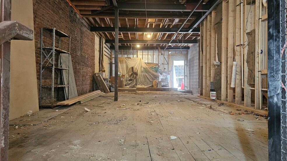 More Photos Of 2102 18th St NW, Washington Office For Lease