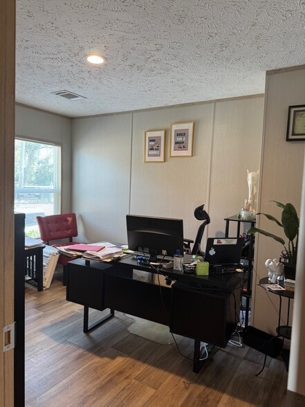 More Photos Of 7314 Nundy Ave, Gibsonton Warehouse For Lease