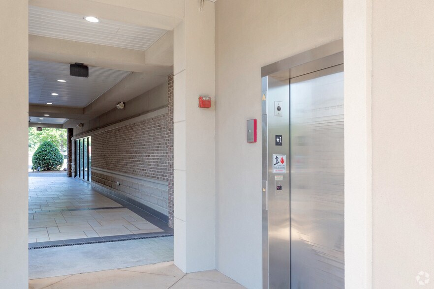 More Photos Of 7130 Buford Hwy, Atlanta Unknown For Sale