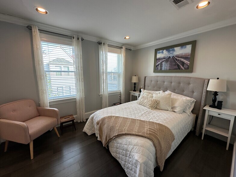 More Photos Of 3323 SW Naito Pky, Portland Office For Sale