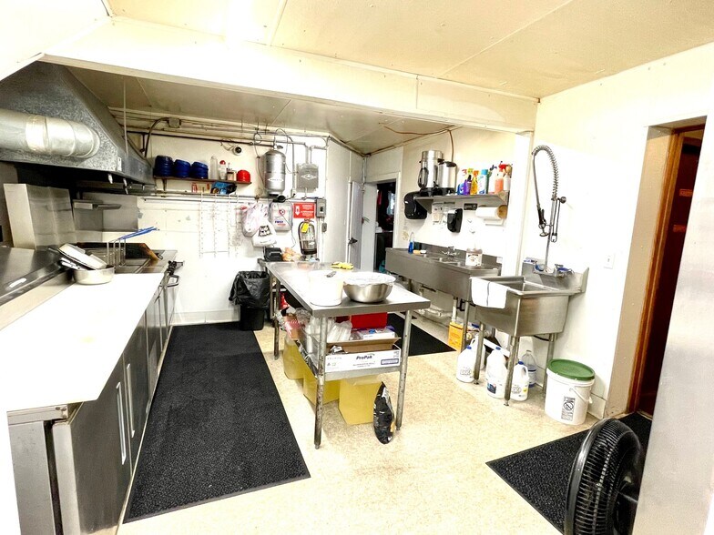 More Photos Of 2002 Midway Rd, Menomonie Restaurant For Sale