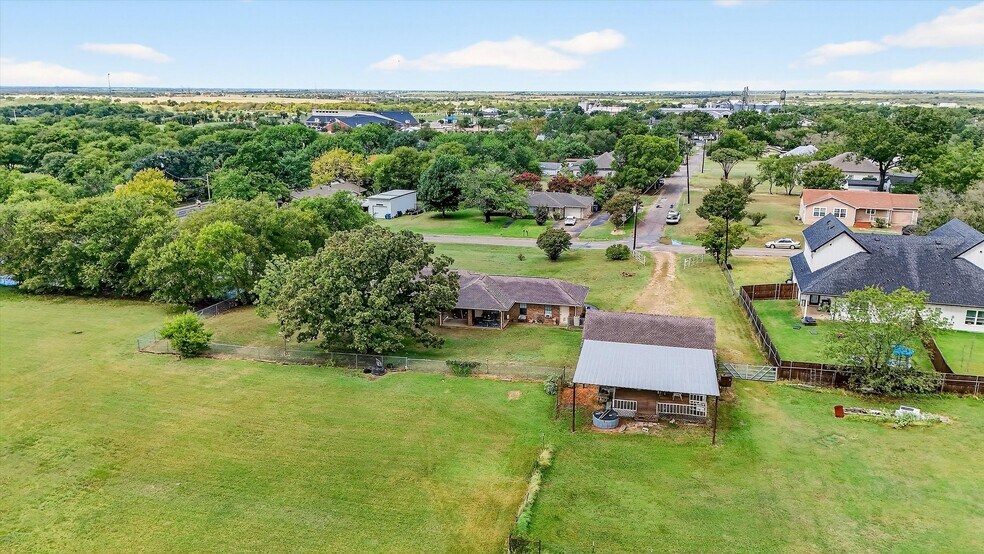 More Photos Of 102 N 9th St, Gunter Land For Sale