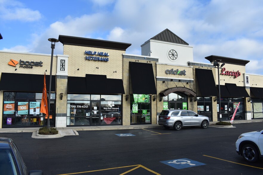 More Photos Of 605-621 Roosevelt Rd, Maywood Storefront For Lease