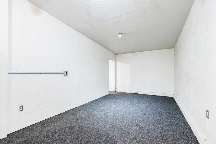 More Photos Of 8642 Venice Blvd, Los Angeles Office Residential For Sale