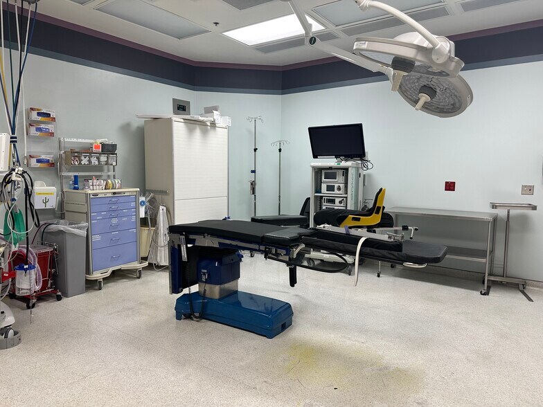 More Photos Of 1310 SE West Star Ave, Port Saint Lucie Hospital For Lease