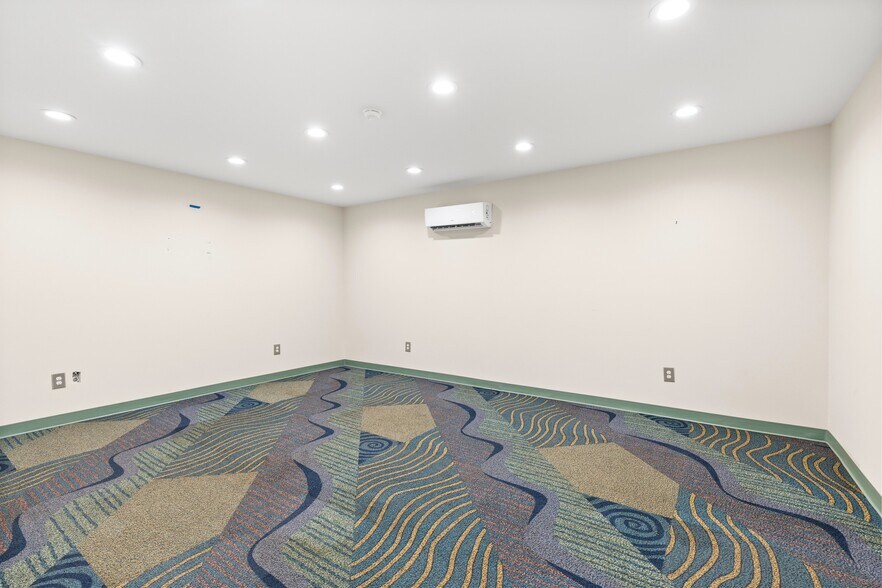 More Photos Of 403 Kraft St, San Antonio Manufacturing For Lease