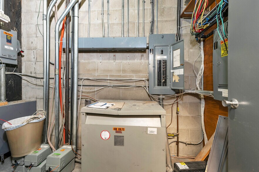 More Photos Of 48 Powers St, Milford Warehouse For Sale