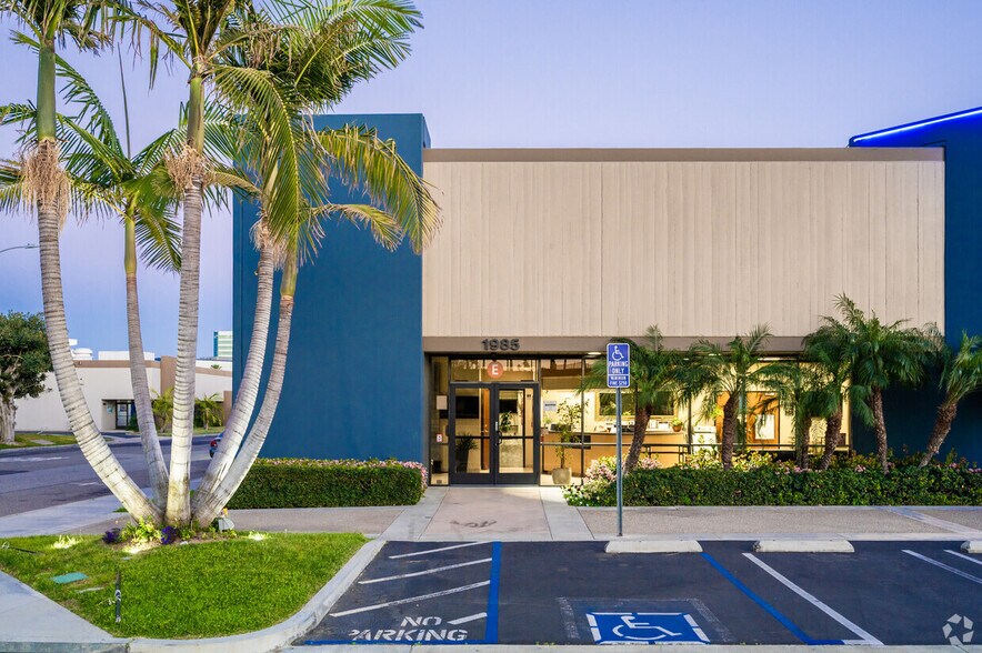 More Photos Of 1985-1985 S Santa Cruz St, Anaheim General Retail For Lease