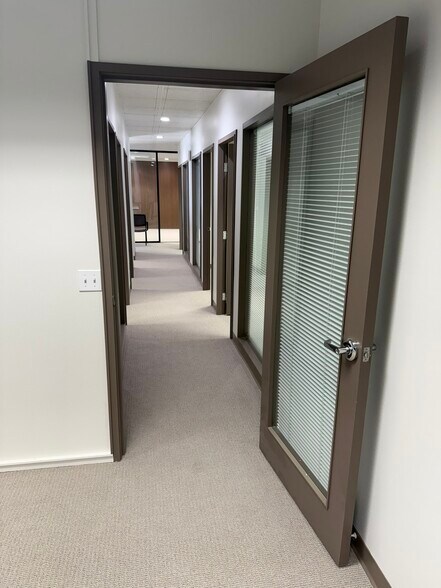 More Photos Of 23191-23193 La Cadena Dr, Laguna Hills Office For Sale