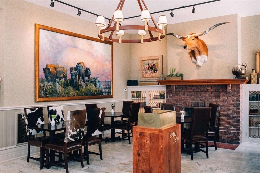 More Photos Of 601 Bessemer Ave, Llano Restaurant For Sale