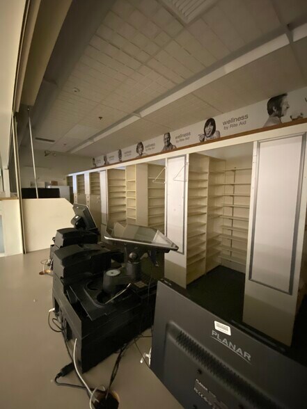 More Photos Of 145 Amherst St, Nashua Drugstore For Sale
