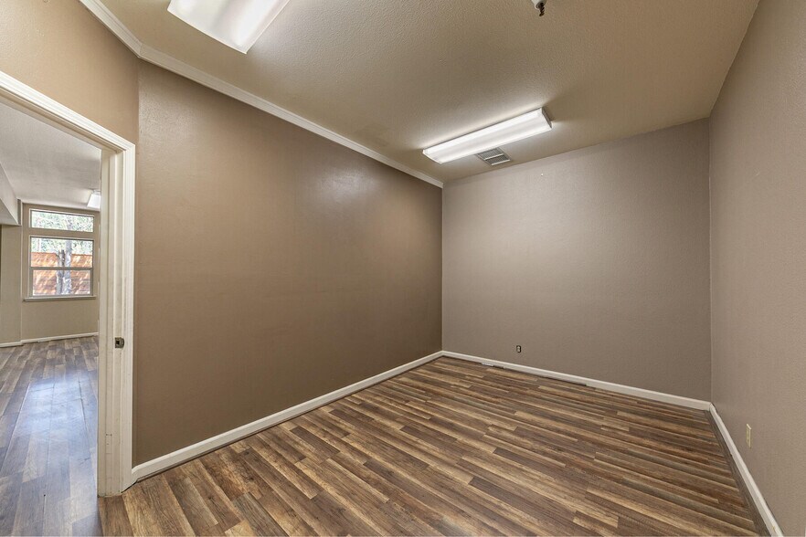 More Photos Of 12315 Deerfield Dr, Truckee Office Residential For Sale