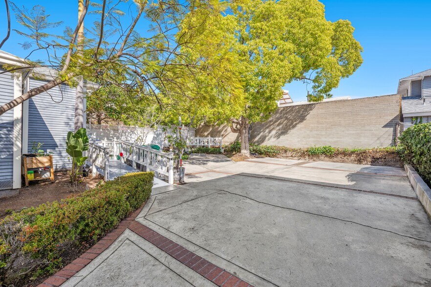 More Photos Of 2445-2447 2nd Ave, San Diego Office For Sale