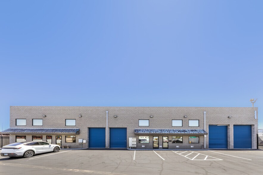 More Photos Of 3975 W Quail Ave, Las Vegas Warehouse For Lease